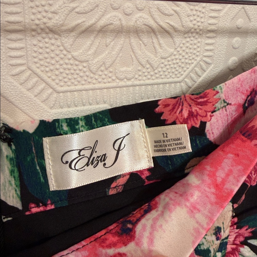 Eliza J Two Piece Set Black Top and Pink Floral Skirt Size 12 - Picture 4 of 16